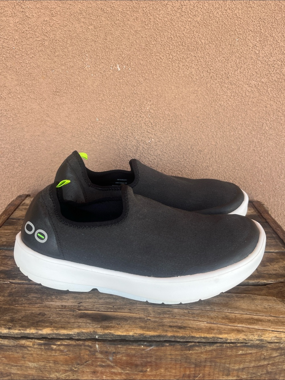Oofo’s  oomg eezee slip on